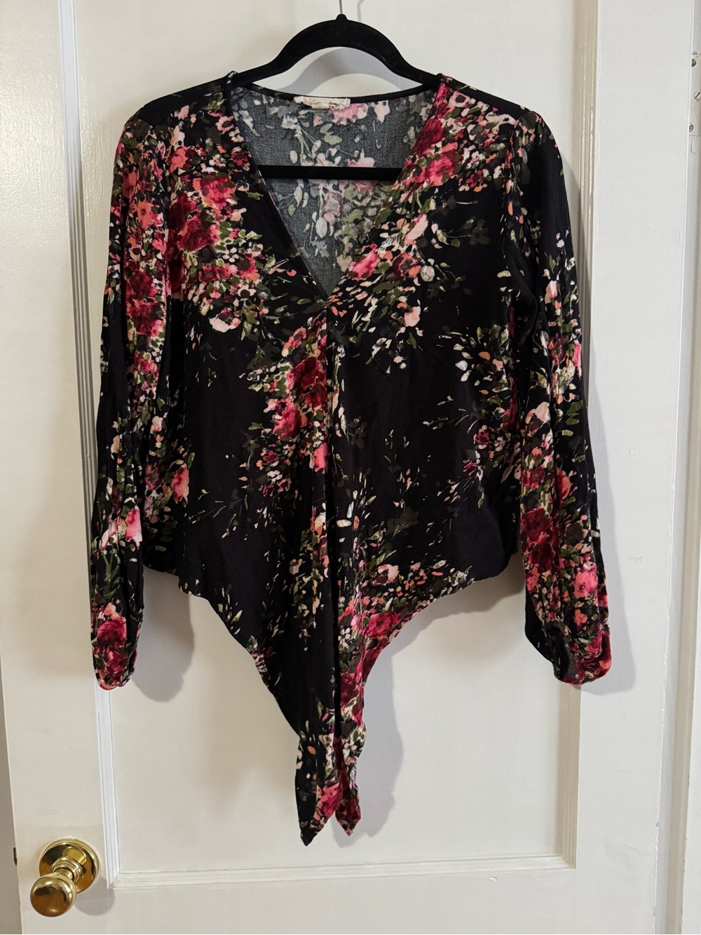 Lovestitch knotted floral long-sleeve top